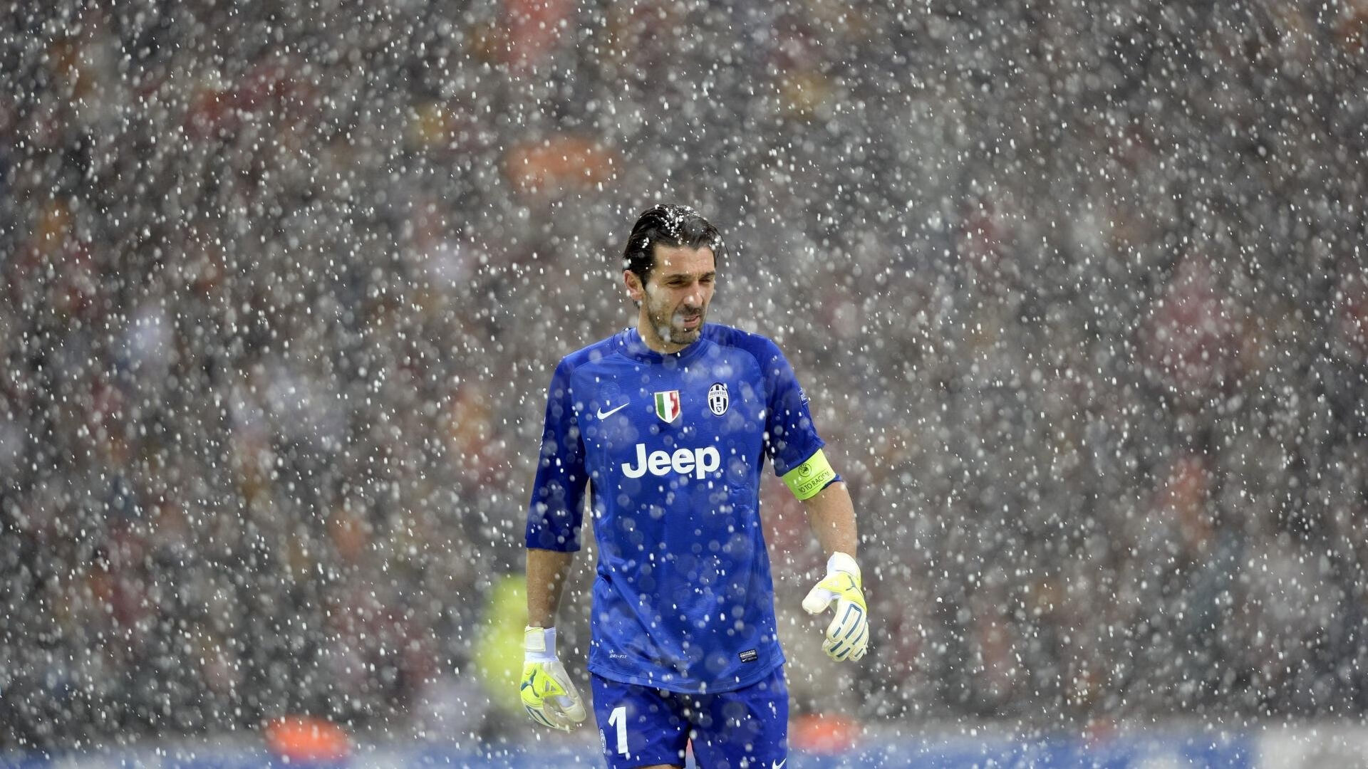 网球名将参加慈善赛事,助力贫困地区青少年,网球协会会长